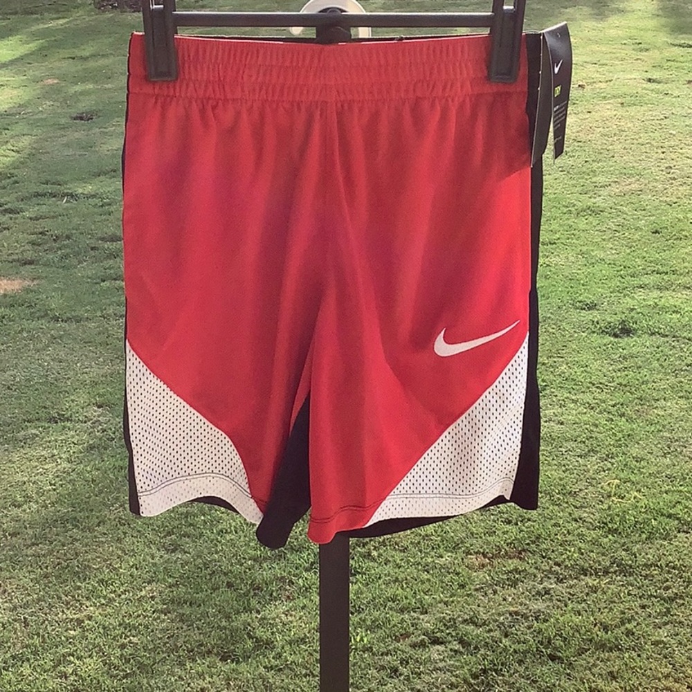 Boys Nike Basketball Shorts size Small